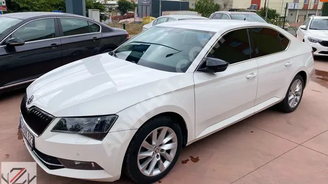 Instant loans Skoda SUPERB 2018 Beige with memory seats and foldable mirrors