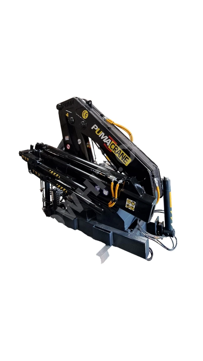 Folding arm crane