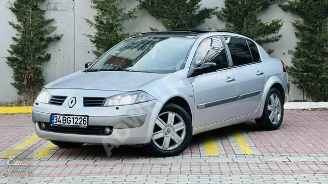 Renault 2005 Megane with a glass roof and low mileage