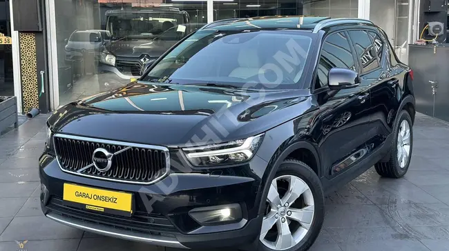 2020 - VOLVO XC40 1.5  - من اول مالك - بدون عيوب  مع سقف زجاجي ( ذكي ) و نظام ملاحة