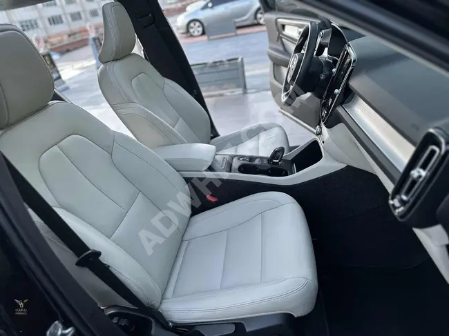 Volvo XC40 1.5 without defects from the first owner with a glass roof (smart) NAVI 2020