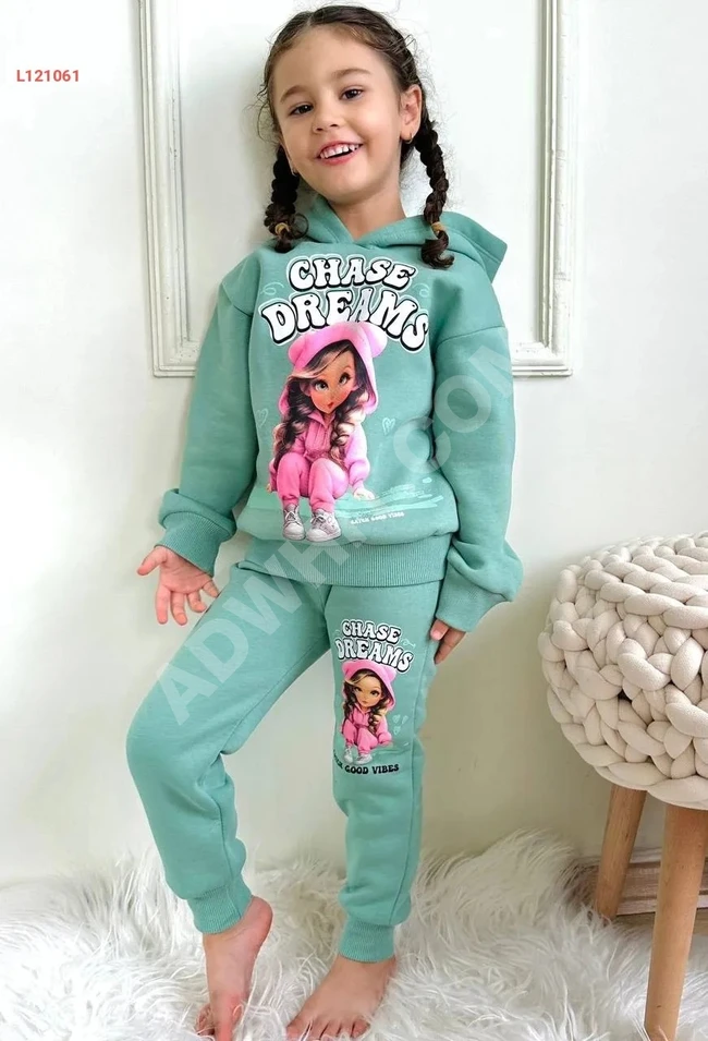 Girls' pajamas with long sleeves and a cap