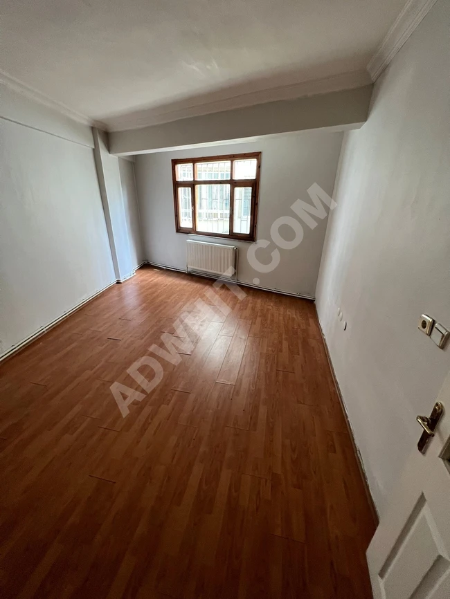 Apartment 3+1 on the ground floor for rent near E-5 in Avcılar