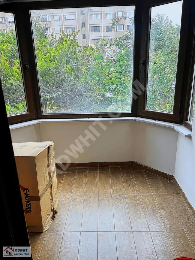 Apartment 3+1 for sale fully equipped near the metro in a unique corner location