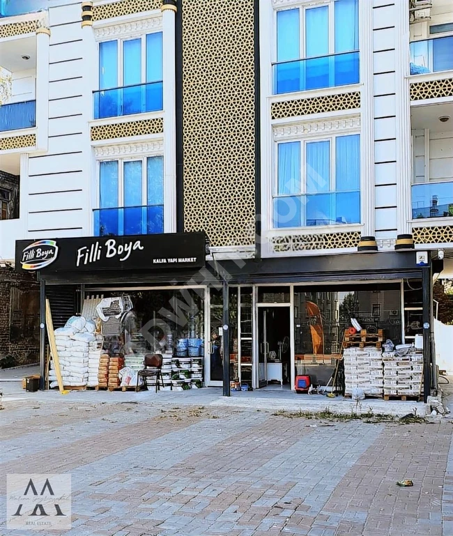 Küçükçekmece Hatboyu caddesi cepheli 230m2 Dükkan.