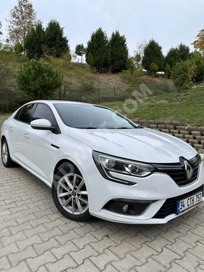 MEGANE 1.5 TOUCH بدون عيوب بدون طلاء اوتوماتيك