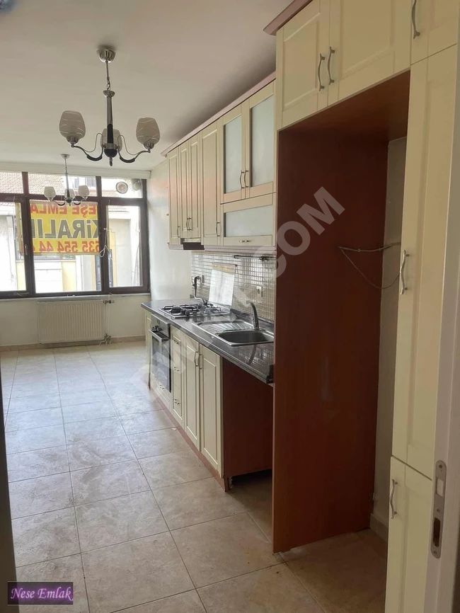 Empty apartment for rent in a secure residential complex 3+1 in Atakoy section 7-8