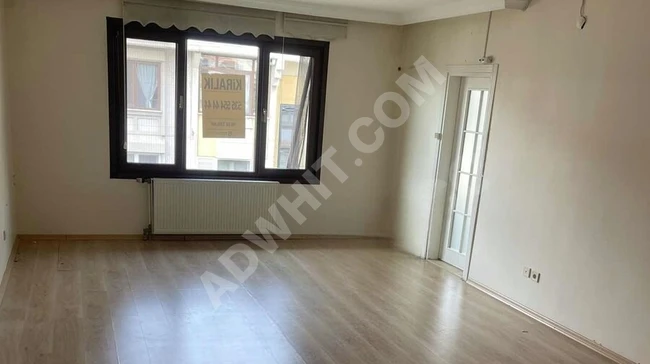 Empty apartment for rent in a secure residential complex 3+1 in Atakoy section 7-8