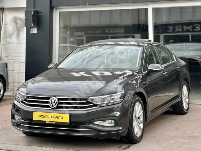 سيارة PASSAT 1.5 BUSSİNES سقف زجاجي باب واحد بدون طلاء