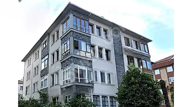 3+1 apartment for sale with an area of 135 square meters with an open view in Bahçelievler Merkez