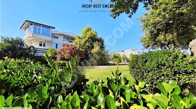 Triplex (three floors) 4+1 in the center, walking distance to the sea 100 meters - from AKÇAY BEST REAL ESTATE