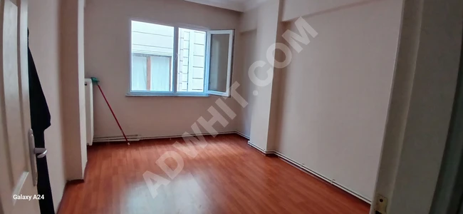 2+1 apartment for rent in Avcılar Gümüşpala, third floor, close to the Metrobus and E-5 road