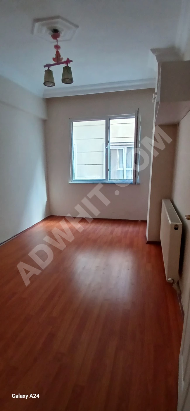 2+1 apartment for rent in Avcılar Gümüşpala, third floor, close to the Metrobus and E-5 road