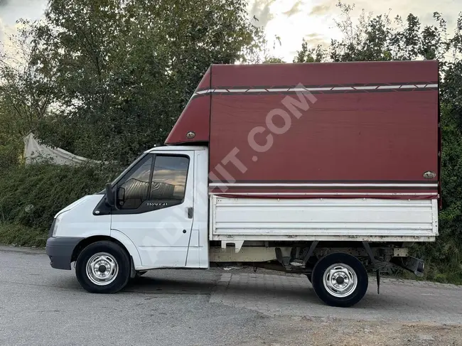 شاحنة للبيع  FORD 330S موديل 2008 مع مظلة جديدة