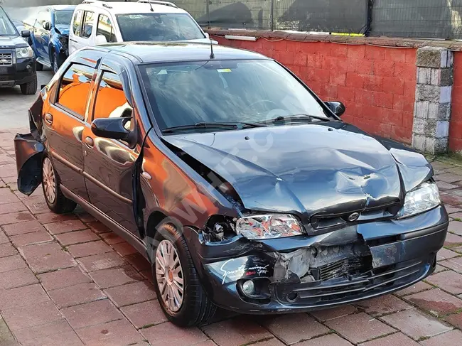 For sale: FIAT ALBEA - Damaged car, model 2005, with 190,000 km, manual transmission