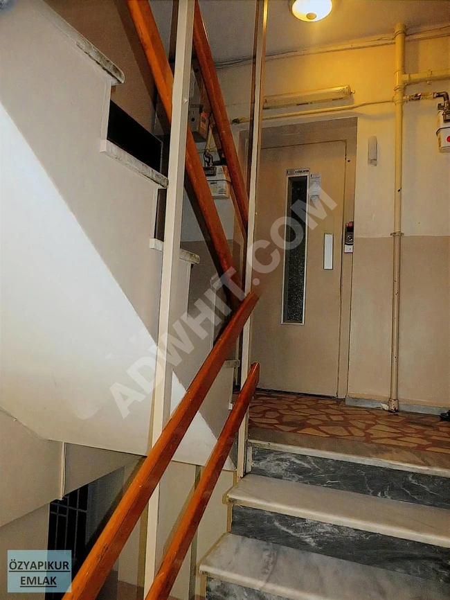 Apartment 3+1 for sale at a corner location with an area of 120 square meters, with an elevator, in B EVLER YAYLA SİYAVUŞPAŞA