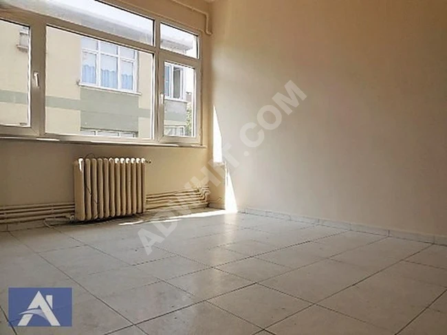 Apartment for rent suitable for an office next to E-5 road in BAKIRKÖY İNCİRLİ