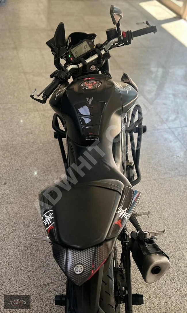 MT-25 ABS motorcycle in black, in clean condition and without defects with distinctive additions from LAVETTO