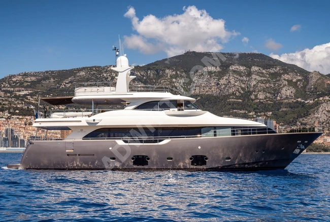 Custom Line Navetta 26 (2011)