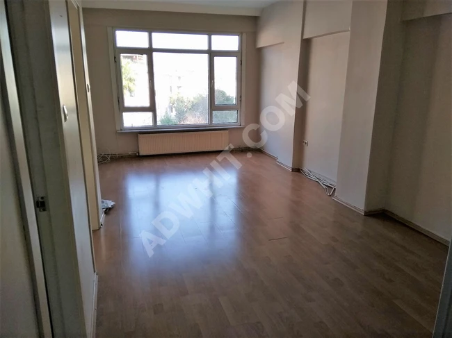 For sale: 2+1 apartment with an area of 90m² near Kıbrıs Park in Bahçelievler Merkez