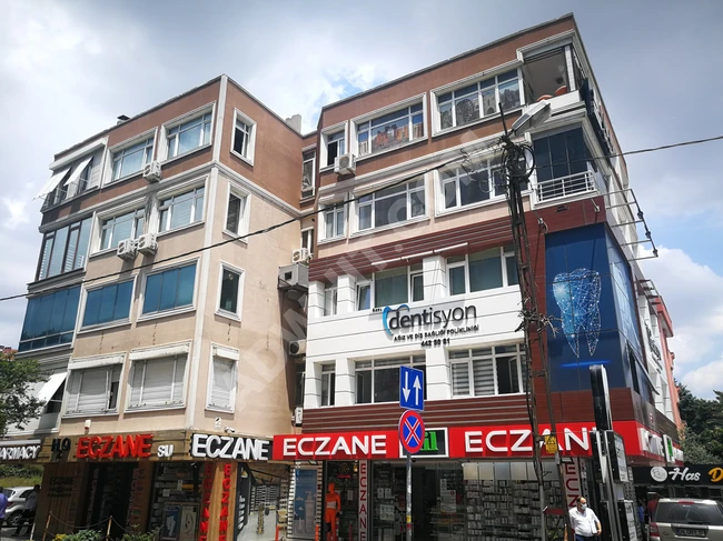 For sale: 3+1 apartment on the middle floor next to the metrobus and metro in Bahçelievler