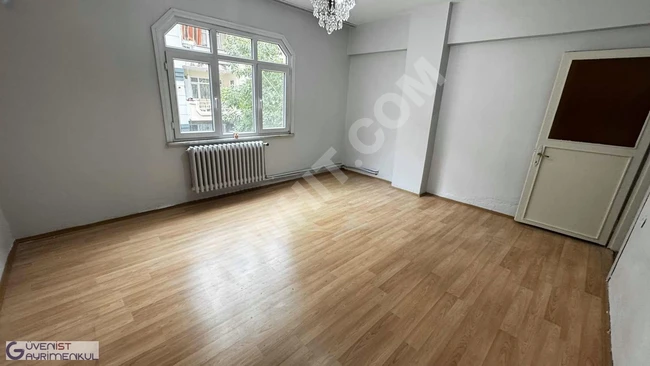 Apartment 3+1 for rent on the first floor and near GÜNGÖREN Municipality