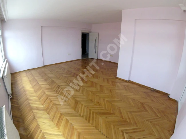 For sale, a 3+1 apartment on the middle floor next to the Metrobus and metro in Bahçelievler