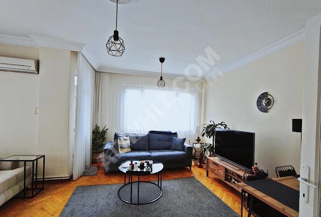 Apartment for sale 2+1 on the middle floor next to the metrobus in Bahçelievler