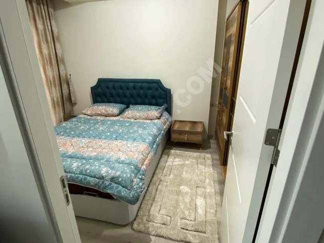 Cumhuriyet Mahallesinde, Uni Life Sitesi içerisinde yıllık kiralık eşyalı 1+1 daire.