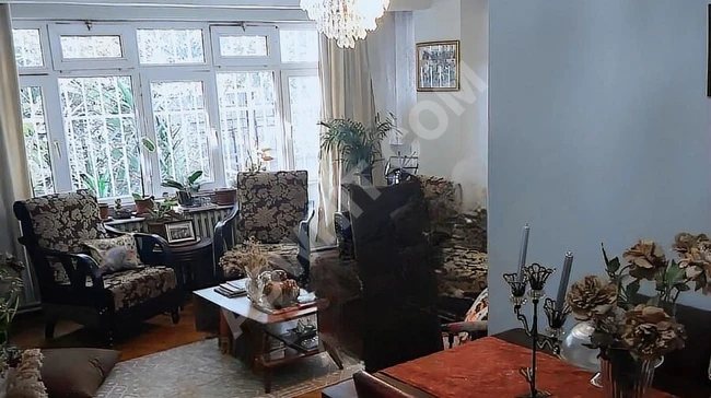 Apartment entrance for sale in a great location in Merter by Ayışığı