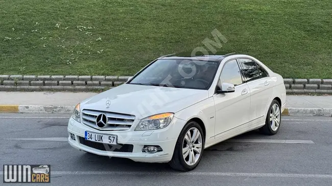 2010 - Mercedes - Benz  C180 FASC - سقف زجاجي - بدون قطع غيار و بدون عيوب و بدون طلاء - من WINCARS