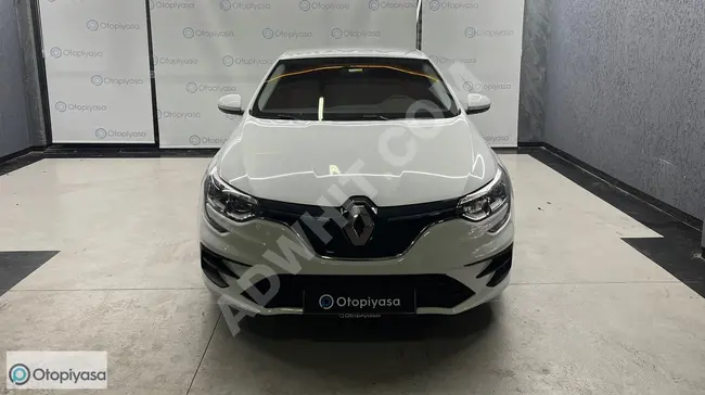 2021 RENAULT MEGANE 1.3TCE   أوتوماتيك مع إمكانية التقسيط على 12 دفعة باستخدام بطاقة الائتمان.