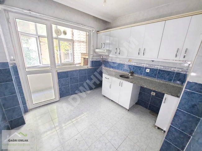 Apartment 2+1 for rent near the metrobus in DENİZKÖŞKLER