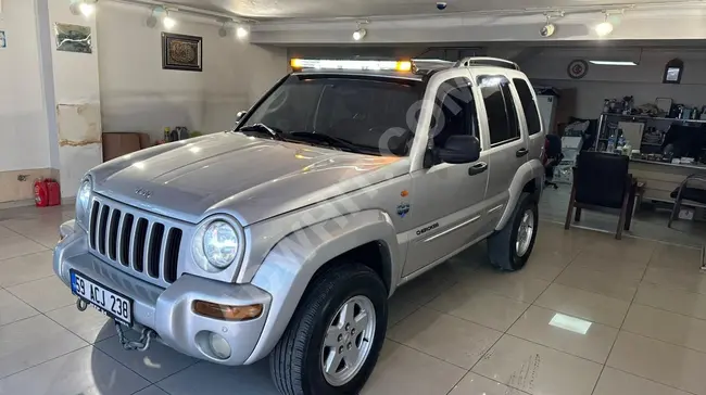 Jeep Cherokee 3.7 Limited -  أمريكي أصلي - نظيفة جداً - سقف بانورامي