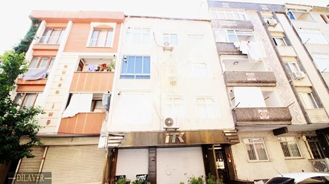 Building for sale consisting of 3 apartments and a shop - Family opportunity in YILDIZTEPE