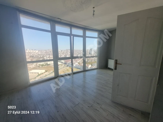 Kiralık 2+1 daire, 110 m² alanında, metrobüs durağına 20 dakika mesafede.