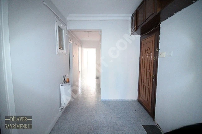 3+1 apartment on the middle floor, painted, near Ulubatlı Hasan Street in Bahçelievler