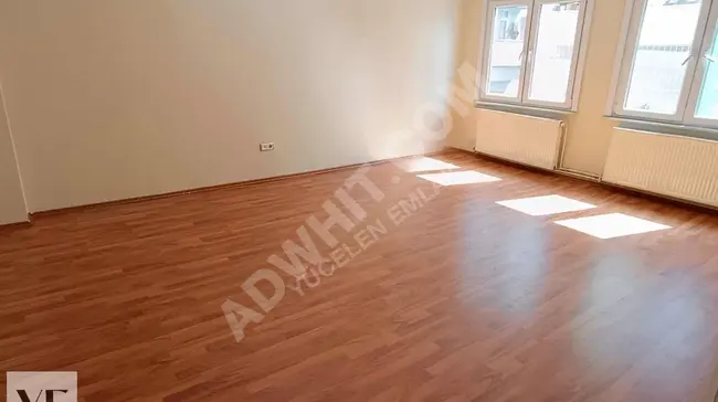 Apartment 3+1 near the square and the field from YÜCELEN EMLAK