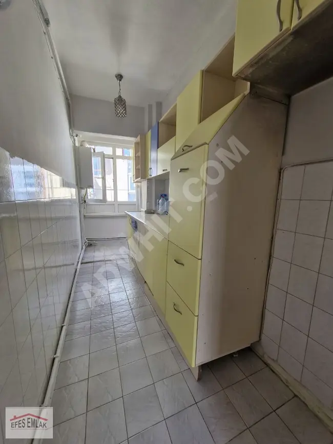 Apartment 1.5+1, with an area of 65 square meters, on the fourth floor, with a separate kitchen, dual facade in Kadıköy Asımpaşa