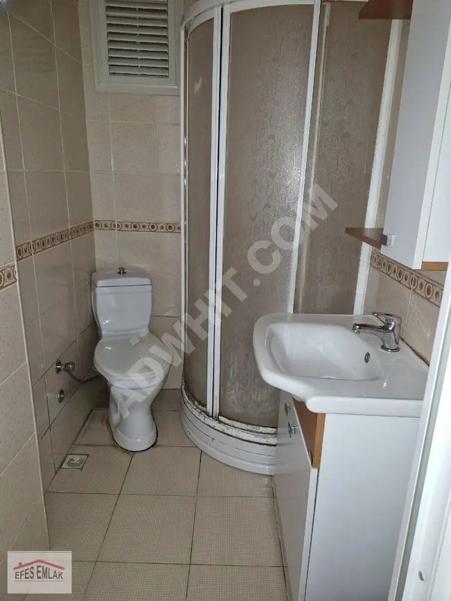 Apartment 1.5+1 empty for sale, with an area of 70 square meters, spacious in Kadıköy Rasimpaşa