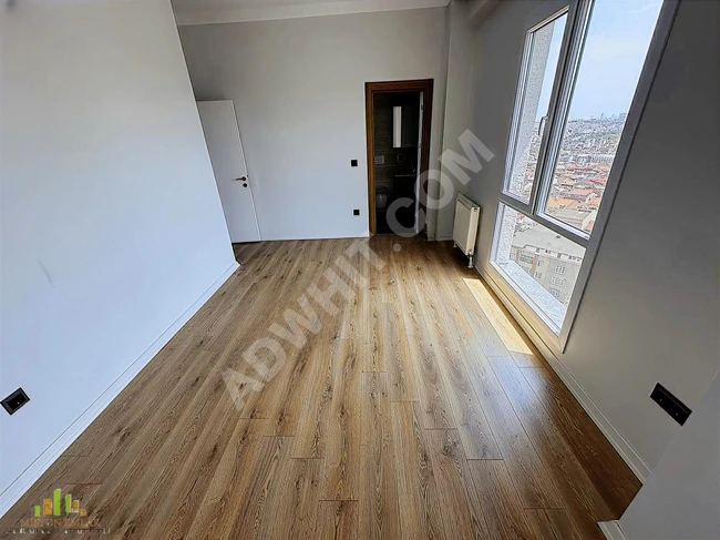 Empty apartment for sale inside a site in BAGCILAR GOZTEPE