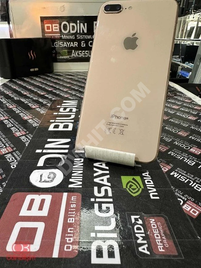 İPHONE 8 PLUS لون ROSE GOLD بحالة ممتازة