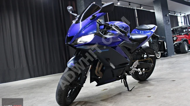 2021 YAMAHA YZF R25 ABS باللون الأزرق - AUTO BEST