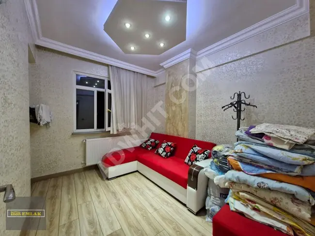 Apartment 3+1 on the middle floor, fully renovated and equipped with an elevator in BAHÇELİEVLER YAYLA