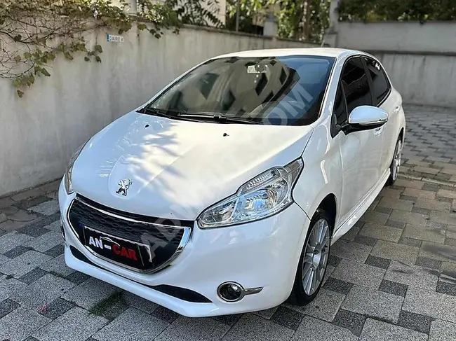 2015 - Peugeot  208 - سيارة فرصة بسعر مناسب مع امكانية تقسيط لمدة 12 شهر بالبطاقة الائتمانية