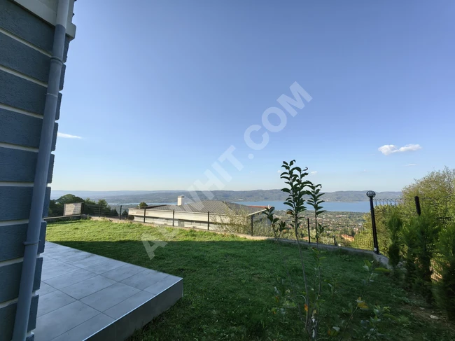 Villa with a full view of Lake Sapanca