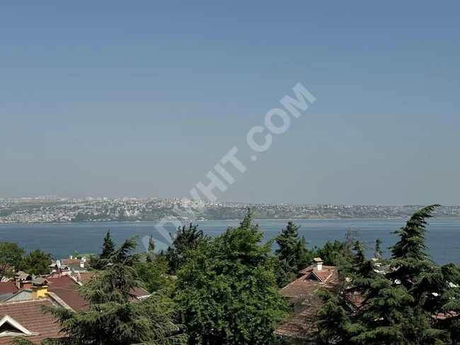 Villa for sale in Istanbul Buyukcekmece with a full view of the Sea of Marmara