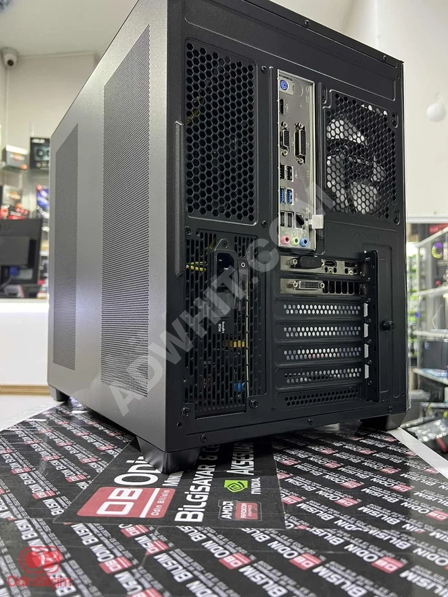 كمبيوتر ألعاب معالج i7-4770 / ذاكرة 8GB RAM / قرص 256GB NVME SSD / بطاقة شاشة RX 570 4GB