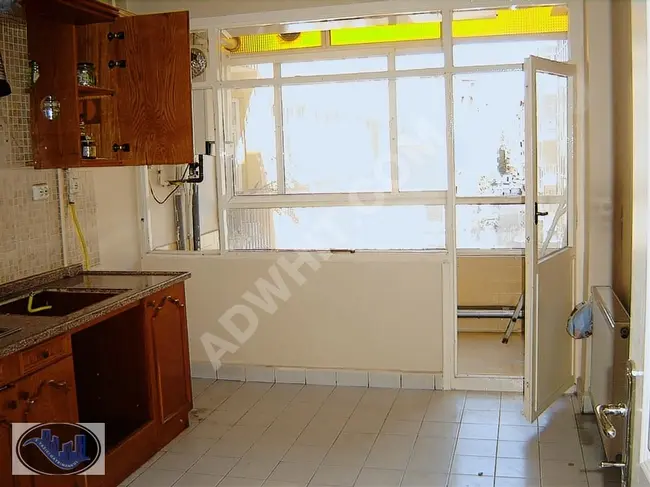 For rent: 2+1 apartment with an area of 100 m² near the metro and metrobus station in ŞİRİNEVLER, 5 minutes away