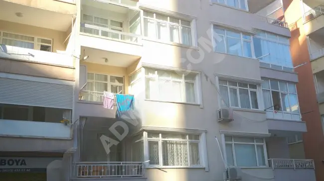 Apartment 3+1 with central heating and a two-minute walk from the metro in ŞİRİNEVLER Square